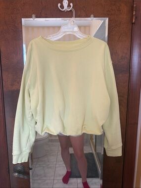 Universal Thread Light Yellow Cropped Sweatshirt